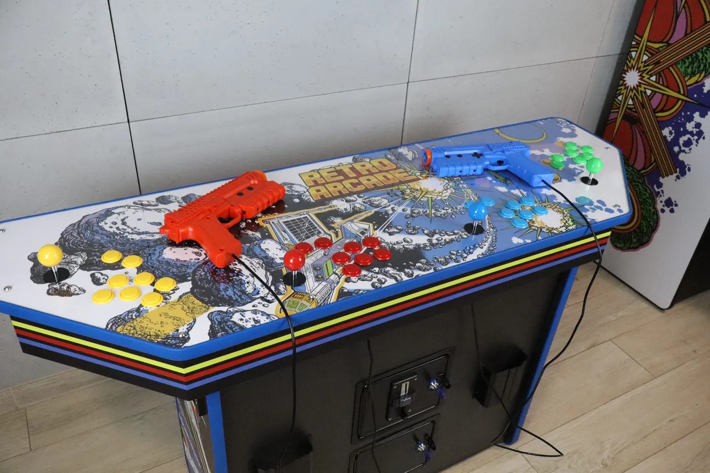 Model 02 — panel 4 graczy z dwoma pistoletami Sinden Lightgun